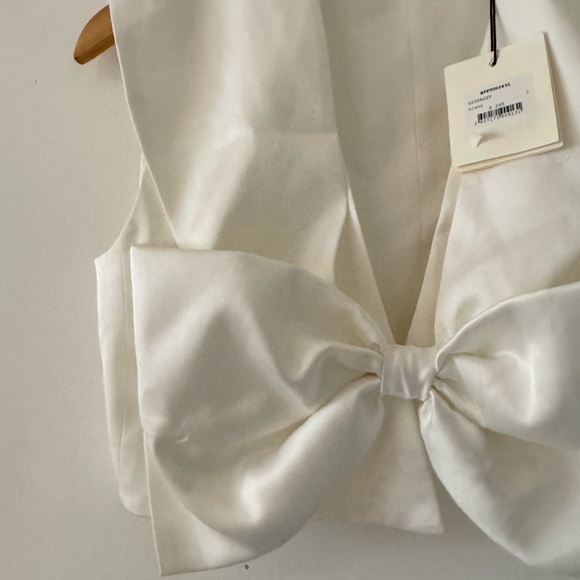 Sandro White Sleeveless Blouse with Bow Detail - Picture 5 of 11
